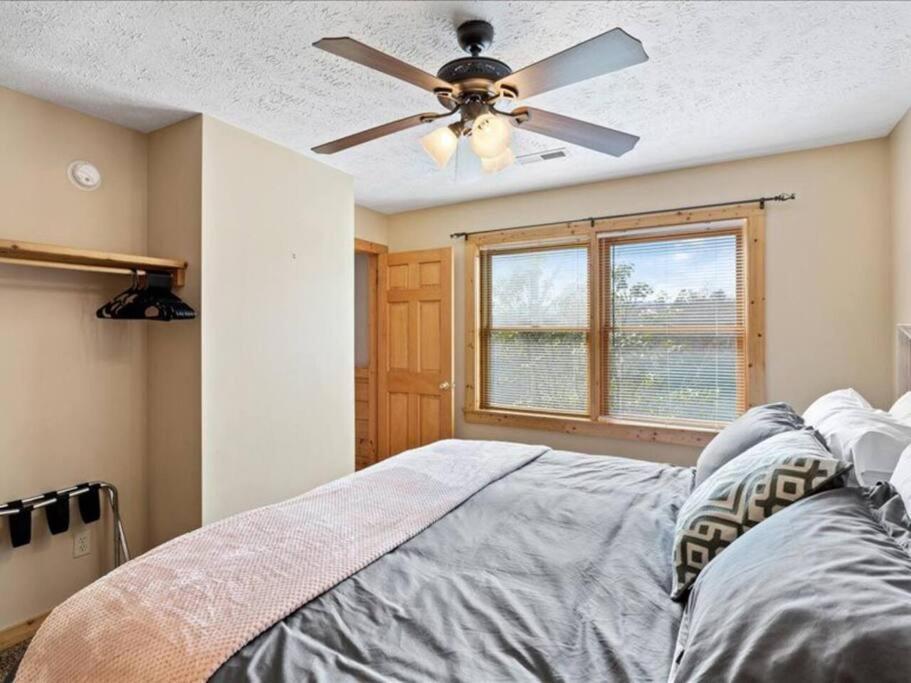 Villa Breathtaking Views Of The Smokies, 3 Mins To Gatlinburg Exterior foto