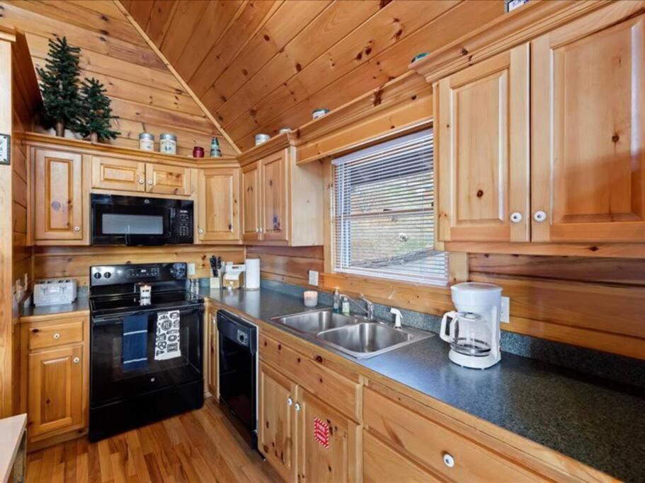 Villa Breathtaking Views Of The Smokies, 3 Mins To Gatlinburg Exterior foto